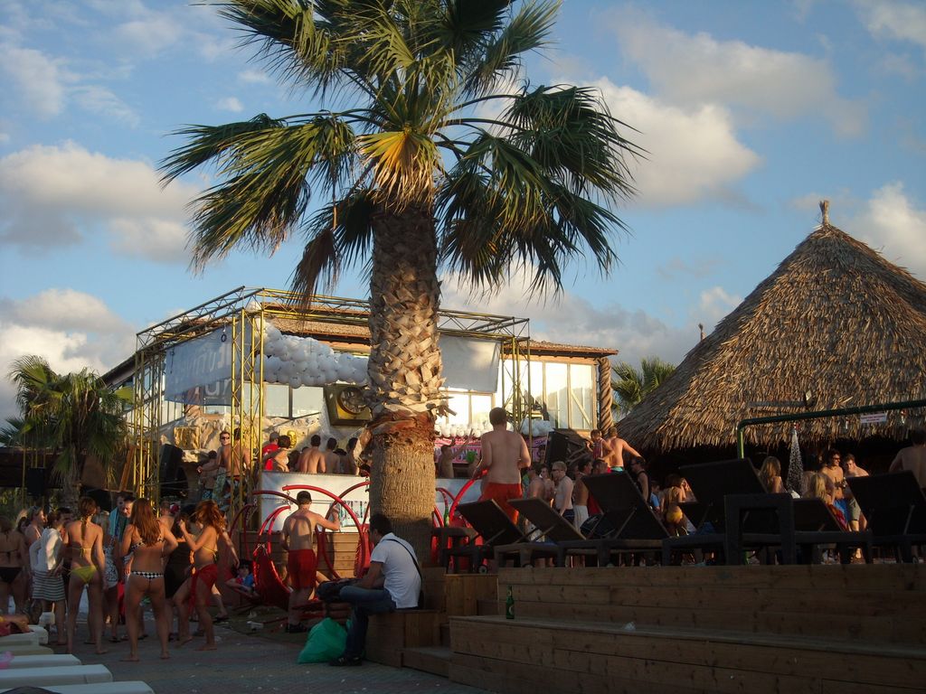 i/Kranj/Absolvent08/02-StarBeach/absolvent 1303.jpg